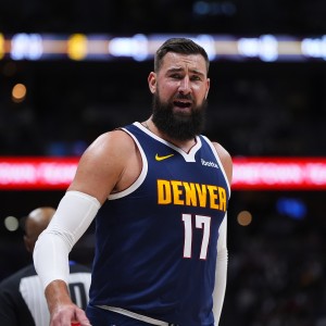 今天打双塔！瓦兰丘纳斯首发17分钟 6中4&amp;5罚全中拿到13分6板